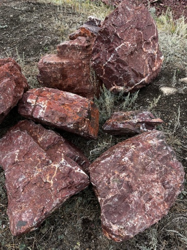Камни для ландшафтного дизайна красно-фиолетовые 10-60 килограмм купить в Кызыле