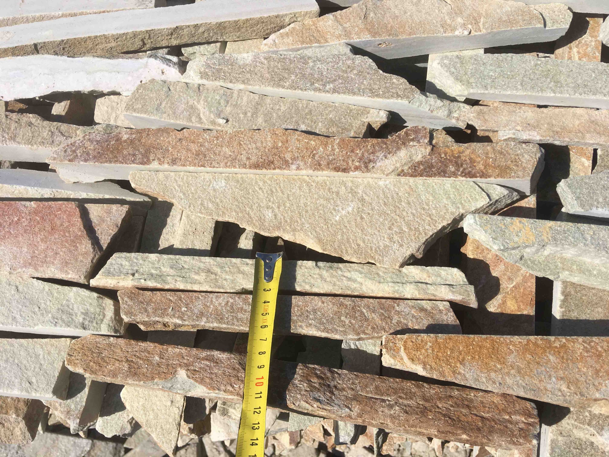 Горбушка златолит золотистый для облицовки купить в Кызыле