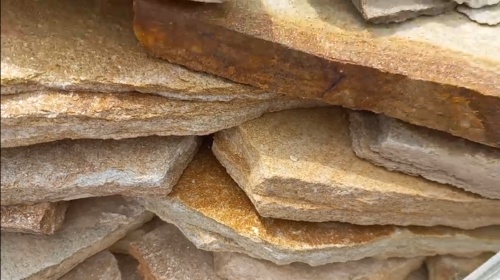 Плитняк златолит жёлтый золотистый для отмостки купить в Кызыле