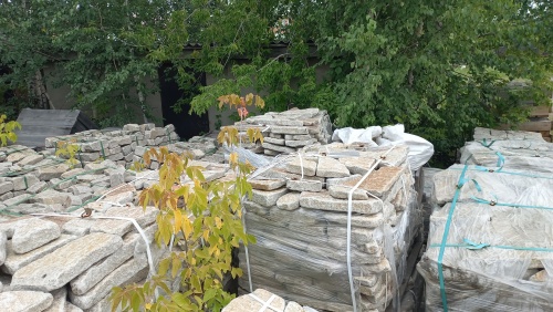 Плитняк галтованный гранитный для ландшафтного дизайна купить в Кызыле