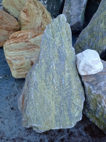 Златолит жёлтый, жёлто-зелёный глыбки и валуны для ланшафтного дизайна купить в Кызыле