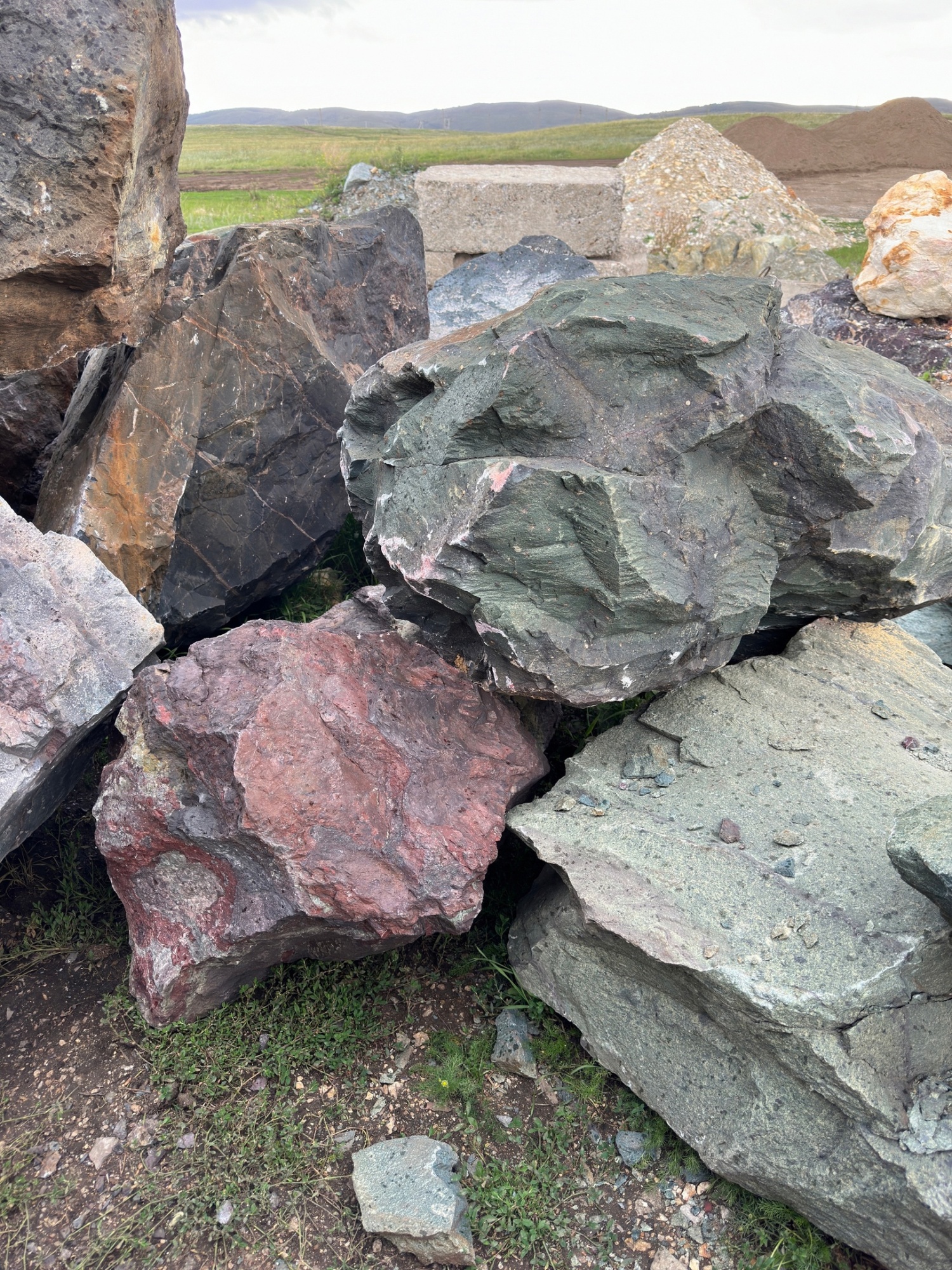 Камни для ландшафтного дизайна зелёные 10-60 килограмм купить в Кызыле