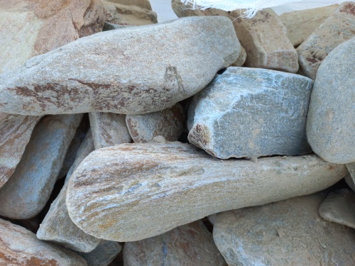 Златолит жёлтый, жёлто-зелёный глыбки и валуны для ланшафтного дизайна купить в Кызыле