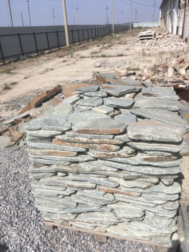 Златолит серебристый галтованный для лестниц купить в Кызыле