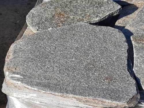 Златолит серебристый галтованный для лестниц купить в Кызыле