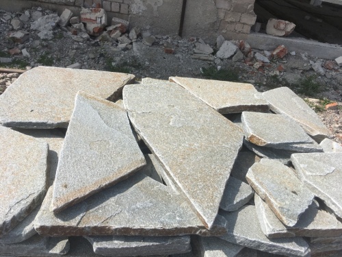 Златолит серебристый галтованный для лестниц купить в Кызыле